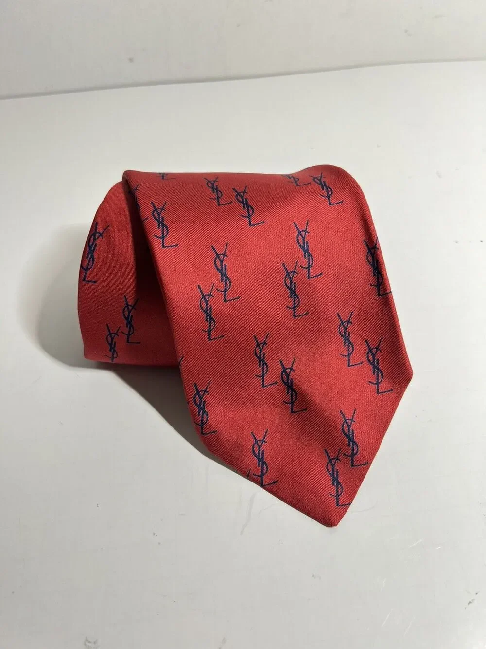 VINTAGE Yves Saint Laurent EUC Red Allover Monogram 100% Silk Tie 56